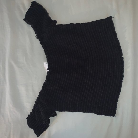 Cold Shoulder Crop Top - Picture 2 of 2